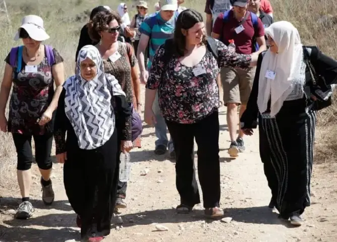 فقدت ابنها على يد فلسطيني.. أم إسرائيلية تناضل مع الفلسطينيين من أجل السلام