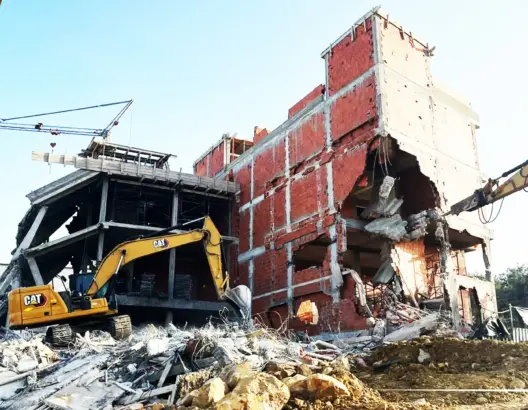خروقات في التعمير تقود لتوقيف مشاريع مهندس شهير بطنجة