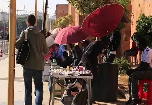 منتوجات تعكس تنوع القارة السمراء.. مهاجرون يسلكون التجارة طريقا للاندماج بالمغرب