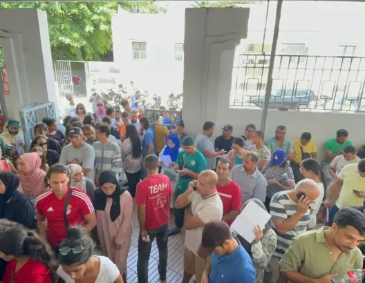 استجابة للنداء.. مئات البيضاويين يتبرعون بالدم لضحايا الزلزال (فيديو)