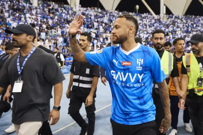 الهلال الأكثر إنفاقا على الصفقات.. محلل رياضي: نجهل النمودج الرياضي الذي تريده السعودية 