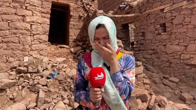 الزلزال يُفرّق توأما.. أبوان يرويان تفاصيل وفاة إحدى ابنتيهما بأزيلال (فيديو)
