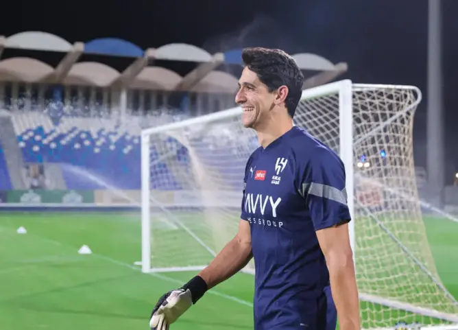 الإعلام السعودي يشيد بتألق بونو مع الهلال ويعتبره من أنجح الصفقات