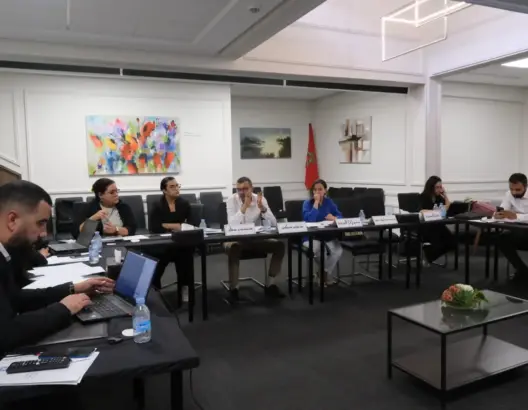 معهد ينبه لتعارض قانون تجريم الإفطار العلني مع الدستور وتأثير ذلك على الاقتصاد