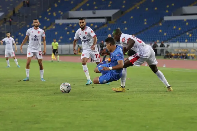 رمزي والمباركي يعلنان تشكيلة الوداد الرياضي وشباب السوالم