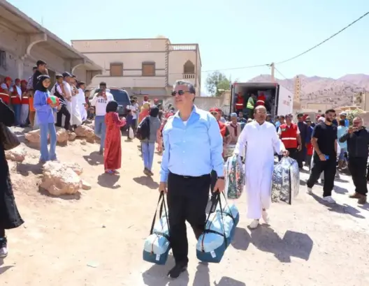 وهبي ونواب من البام يوزعون مساعدات على متضرري الزلزال بتارودانت (صور)