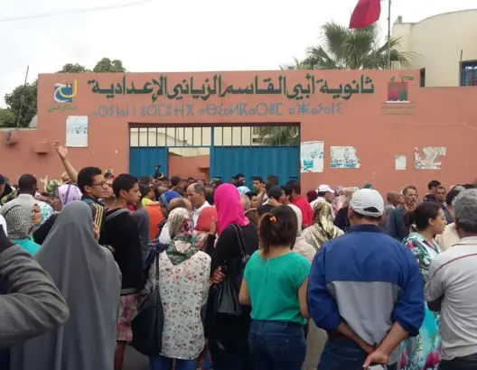 أساتذة يحتجون ضد مدرسة متهالكة بالبيضاء تشكل “خطرا” على التلاميذ