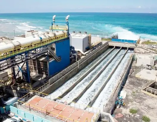 تشغيل أول وحدة لتحلية مياه البحر تعمل بالطاقة الشمسية في المغرب