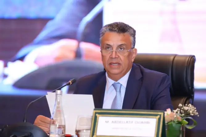 تبلغ 7 سنوات.. وهبي يكشف بالبرلمان تفاصيل إعادة طفلة مغربية من العراق