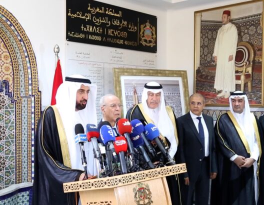وزير الحج السعودي يعلن من الرباط عن تسهيلات وتخفيضات للمعتمرين المغاربة