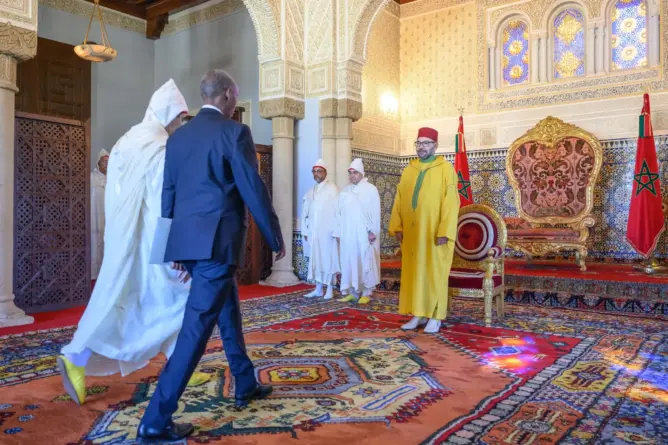 الملك يستقبل 14 سفيرا أجنبيا.. ضمنهم سفراء أمريكا وفرنسا وأوكرانيا