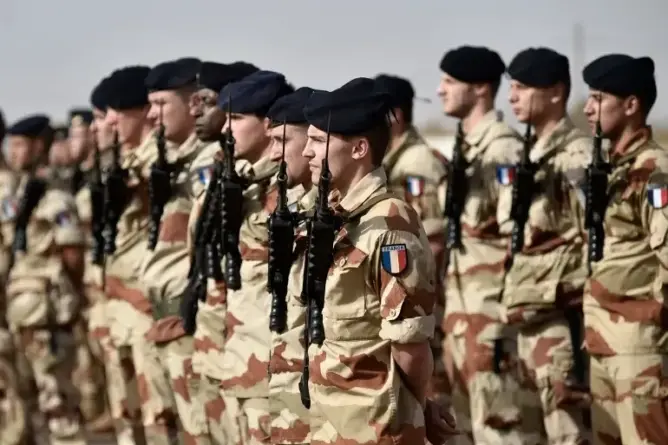 فرنسا تعلن الشروع في سحب قواتها من النيجر هذا الأسبوع