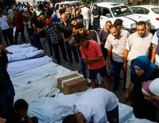عدد شهداء غزة يتجاوز 1400.. الجثث تتكدس بالشوارع وإعلان انهيار القطاع الصحي