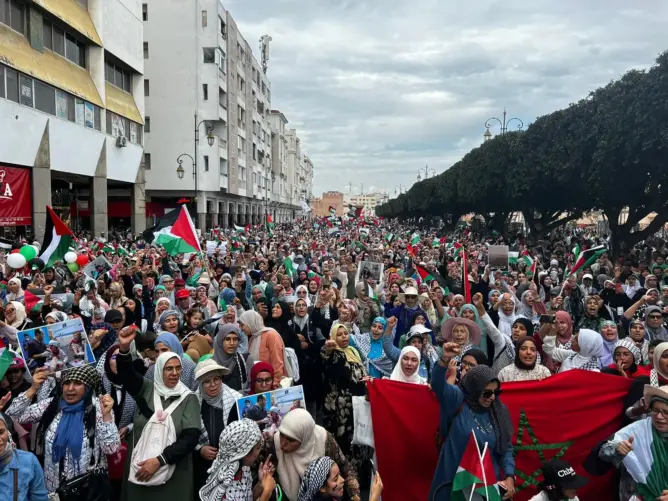 انطلاق مسيرة ضخمة بالرباط دعما للشعب الفسطيني (صور)