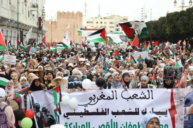 استطلاع: 96% من المغاربة ضد التطبيع و90% مع استمرار المقاومة ضد إسرائيل