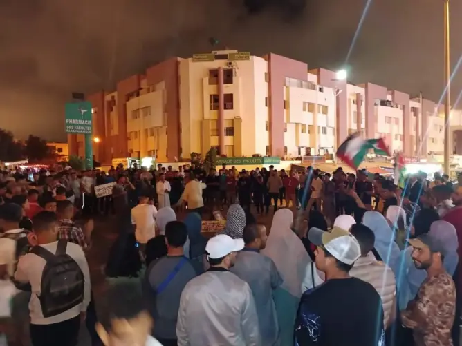 قصف إسرائيل لمستشفى المعمداني يخرج طلبة ابن زهر للاحتجاج