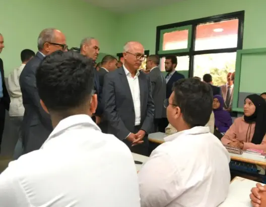 رغم الجدل.. وزارة التعليم تتشبث بشرط “30 سنة” لولوج مهن التدريس