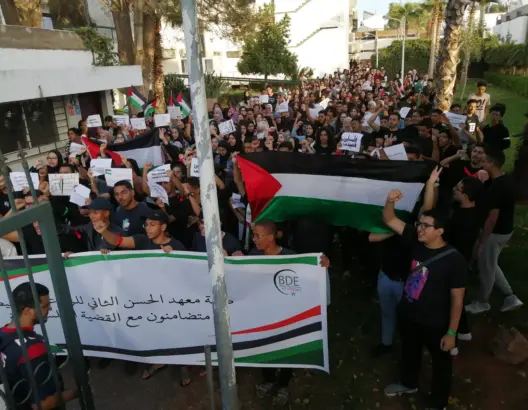 طلبة معهد الزراعة والبيطرة يتضامنون مع الشعب الفلسطيني