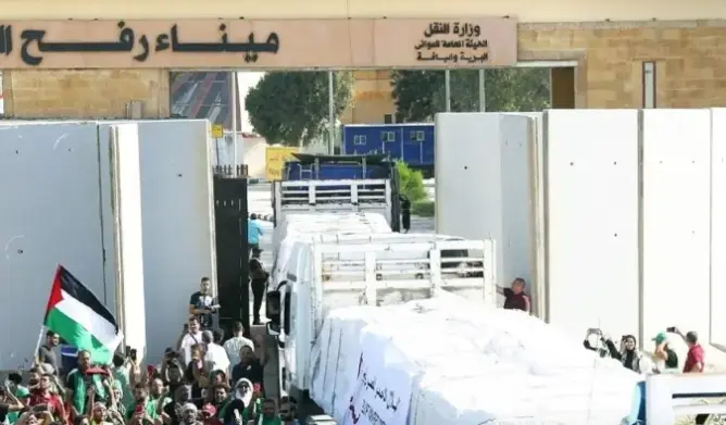 بتدخل من بايدن.. إسرائيل تسمح بدخول 100 شاحنة من المساعدات إلى غزة
