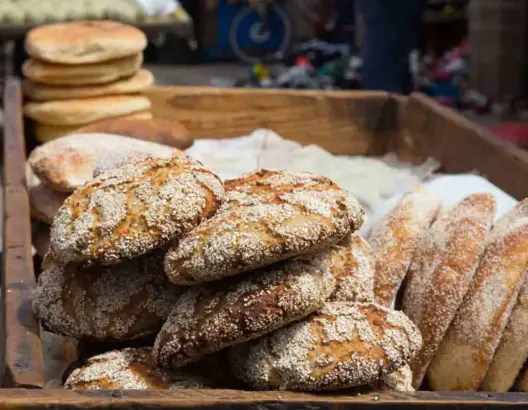 باريس أكبر مُورّد للرباط .. خبز المغاربة يصنع بـ61% من القمح الفرنسي