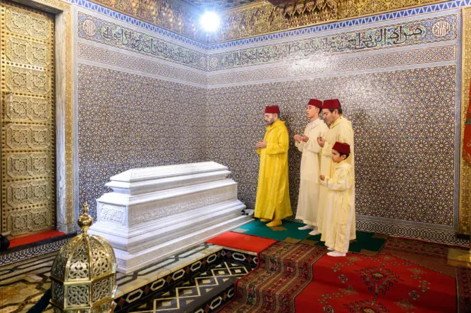 الملك يترأس حفلا دينيا بالرباط في الذكرى الـ25 لوفاة الحسن الثاني