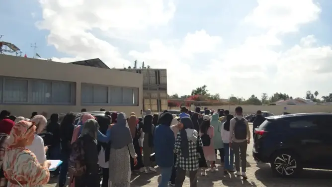 بعد نقل أقسامهم لحي آخر.. طلبة المدرسة العليا للأساتذة بالرباط يتظاهرون