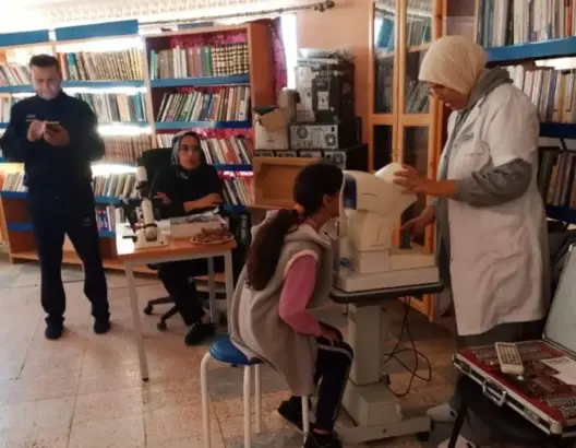 عشرات التلاميذ يستفيدون من حملة لتصحيح البصر بخنيفرة