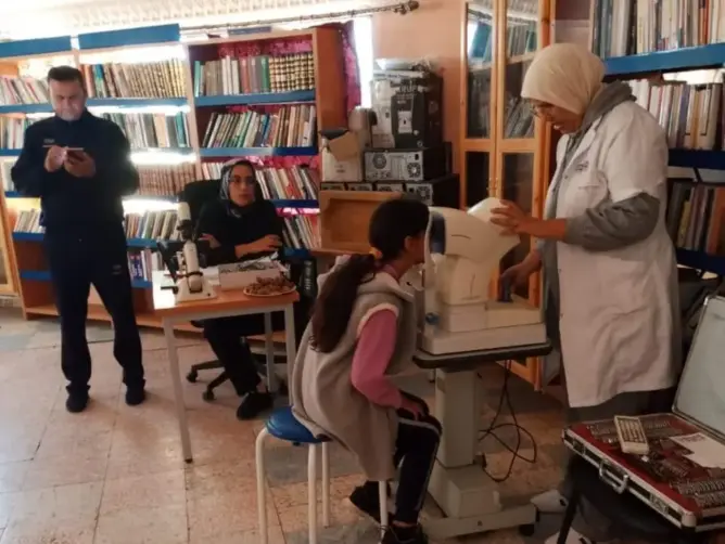عشرات التلاميذ يستفيدون من حملة لتصحيح البصر بخنيفرة