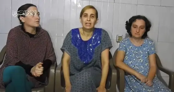 اتهمن نتنياهو بتعريضهم للقتل.. القسام تنشر فيديو لأسيرات إسرائيلات