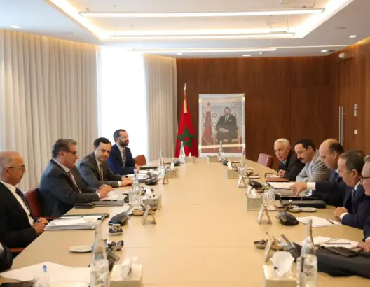 أخنوش يوافق على “تجويد” النظام الاساسي والنقابات تتشبث بالتصعيد