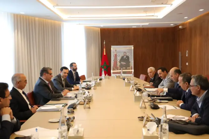 أخنوش يوافق على “تجويد” النظام الاساسي والنقابات تتشبث بالتصعيد