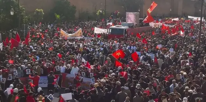 ردا على تفجيرات السمارة.. شيوخ وقبائل الصحراء يدعون لمسيرة حاشدة بالعيون