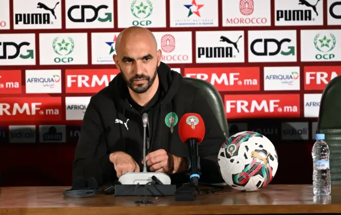 الركراكي يرفض انتقاد أداء المنتخب ويدافع عن زياش ويعترف بانزعاج حكيمي