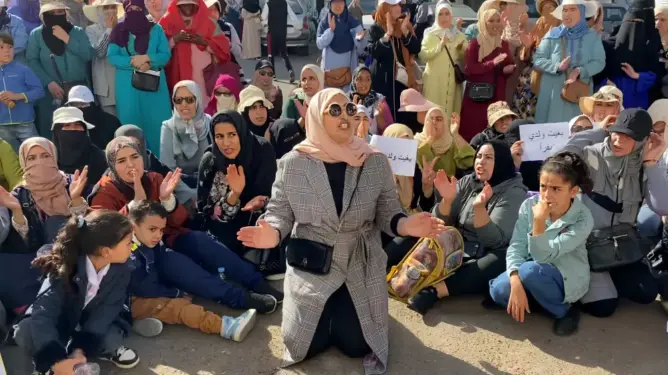 نظام بنموسى يفجر غضب أمهات تلاميذ بأكادير