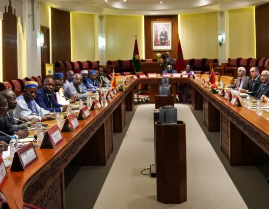 الطالبي العالمي يتباحث مع رئيس برلمان بوركينافاسو