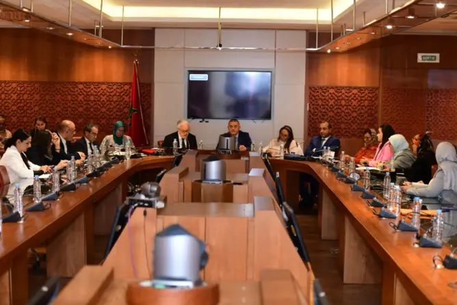 حجوي: إصدار 58 قانونا و278 مرسوما منذ تنصيب الحكومة الحالية