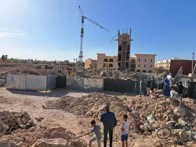 انهيار عمارة في طور الإنجاز بتيزنيت وانتشال مصابين تحت الأنقاض