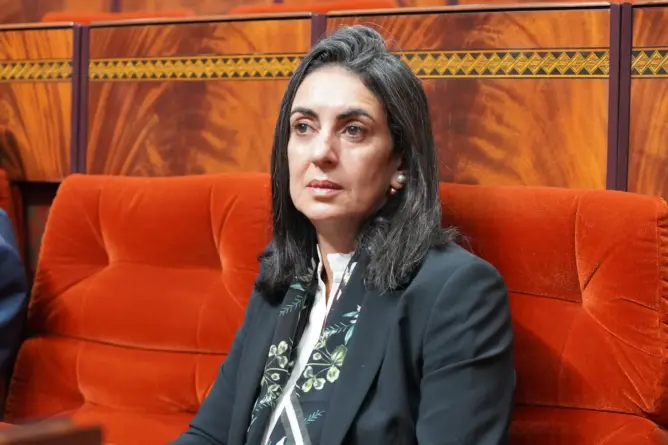 المغاربة يواجهون تدهور قدرتهم الشرائية بالإقبال على القروض البنكية