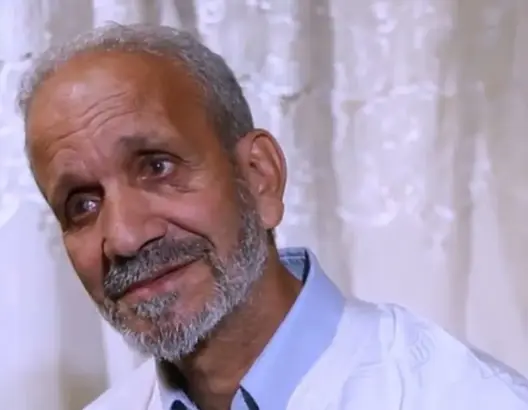 بعد صراع مع المرض.. وفاة الفنان عبد الرحمان برادي الملقب بـ “عسيلة”