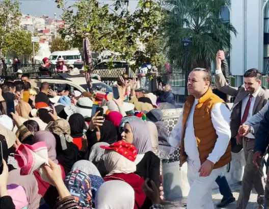 سكان حي بنكيران بطنجة يطيرون فرحا بعد الحكم لصالحهم.. والدفاع: تكريس للعدالة (فيديو)