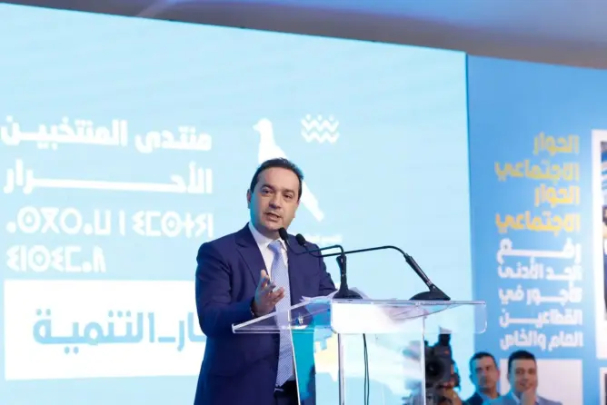 شوكي يرفض نعت الحكومة بـ”الليبرالية” ويشيد بعودة الهيبة لرئاسة الحكومة