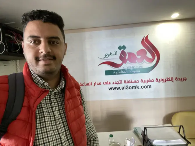 نقابة إعلامية تدين الاعتداء على مراسل “العمق” خلال مباراة نهضة بركان