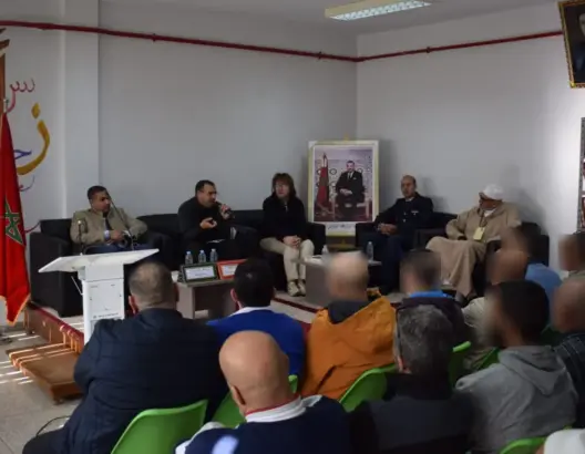 نزلاء سجن بني ملال يلتقون بـ”سلام” في “قراءات في التخييل السردي”