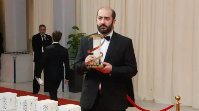 الأزرق: سعيد بالجائزة ووصفت بالأحمق لأنني اعتمدت على أبطال غير محترفين