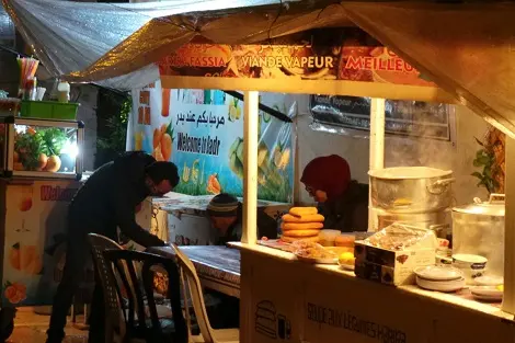 ترخيص جماعة البيضاء لعربات الأكلات الخفيفة يثير اعتراض أرباب المقاهي والمطاعم