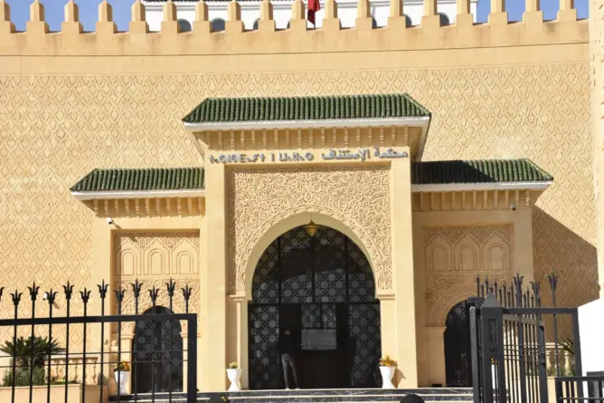بتهمة “السمسرة” في تجهيزات طبية..  تأجيل محاكمة “شبكة” مستشفى تازة (فيديو)