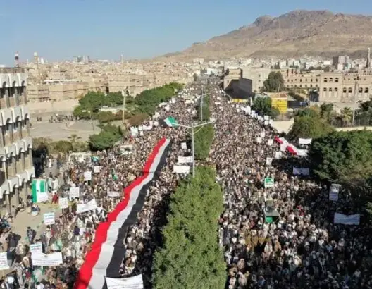 على غرار سيناريو الكوريتين.. هل تخطط أمريكا لتقسيم اليمن لكبح الحوثيين؟