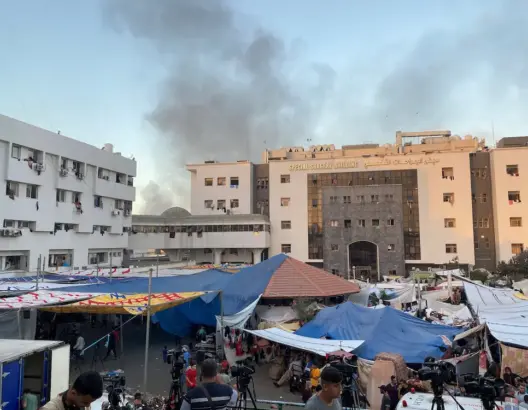 تحول لـ”حمام دم”.. الصحة العالمية تنقل مشاهد كارثية من داخل أكبر مستشفى بغزة