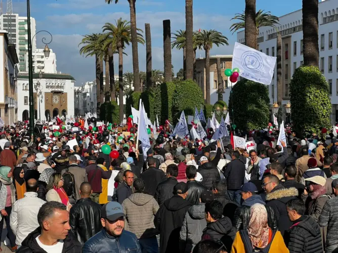 تنسيق نقابي يصعد احتجاجاته ويطالب بإنصاف مبرزي التربية والتكوين