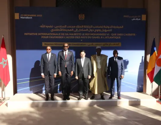 “جون أفريك”: المبادرات المغربية بإفريقيا لا تخضع لمنطق التنافس مع الجزائر
